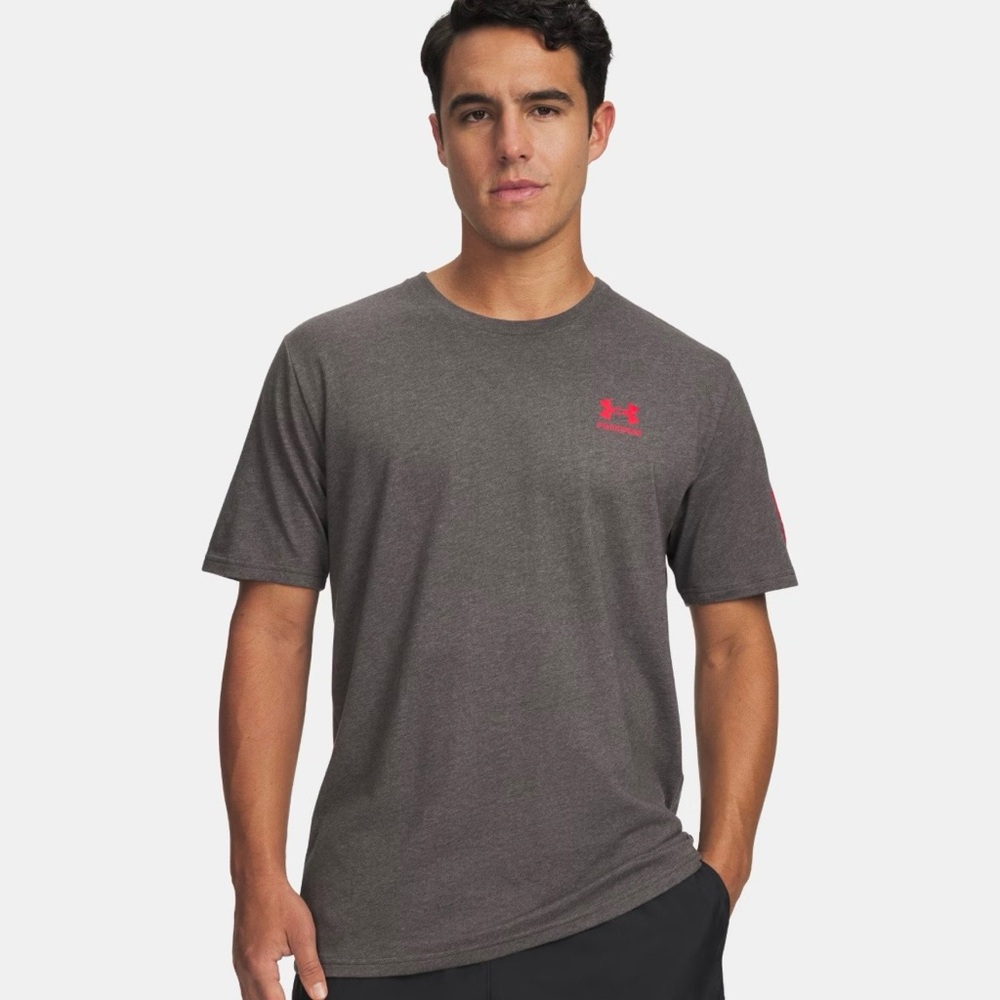 Under Armour Men's Charcoal Medium Heather Freedom Flag T-Shirt Size Large